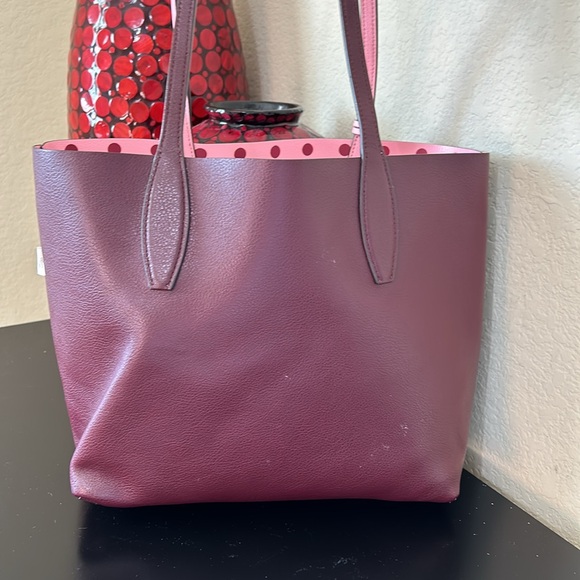 Kate Spade Arch Love Birds Small Reversible Tote - Picture 5 of 17